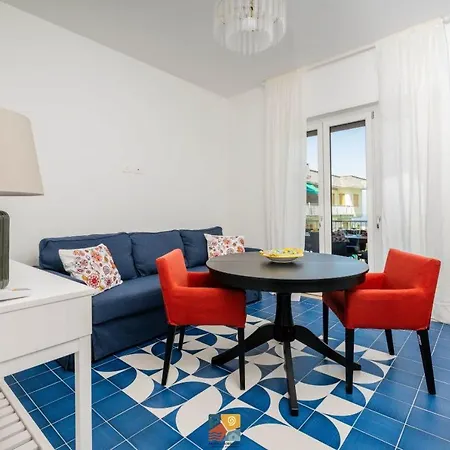 Donna Maria - 3bd Sorrento-pool-terrace